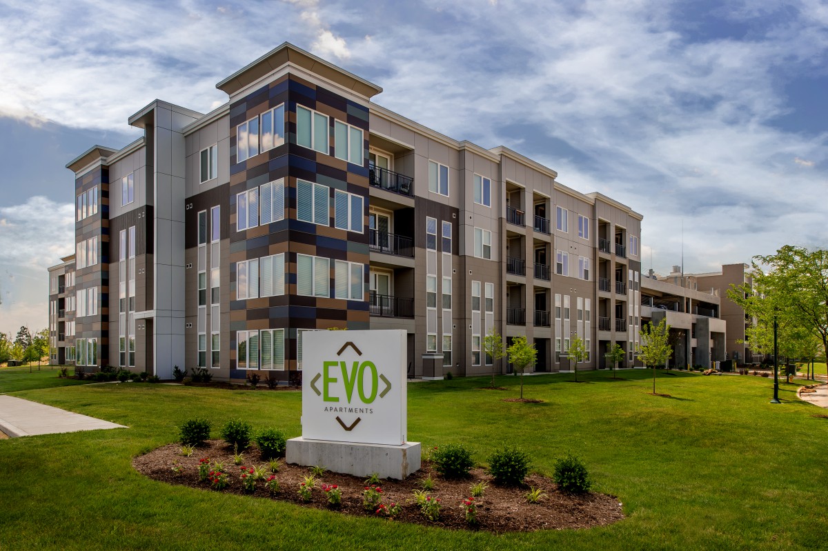 Evo Apartments Square UP
